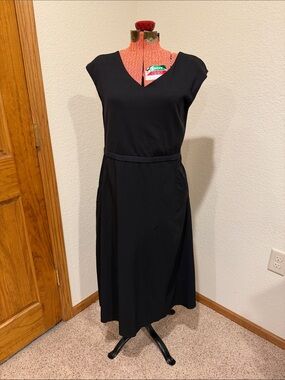Athleta Black V-Neck Women's Dress